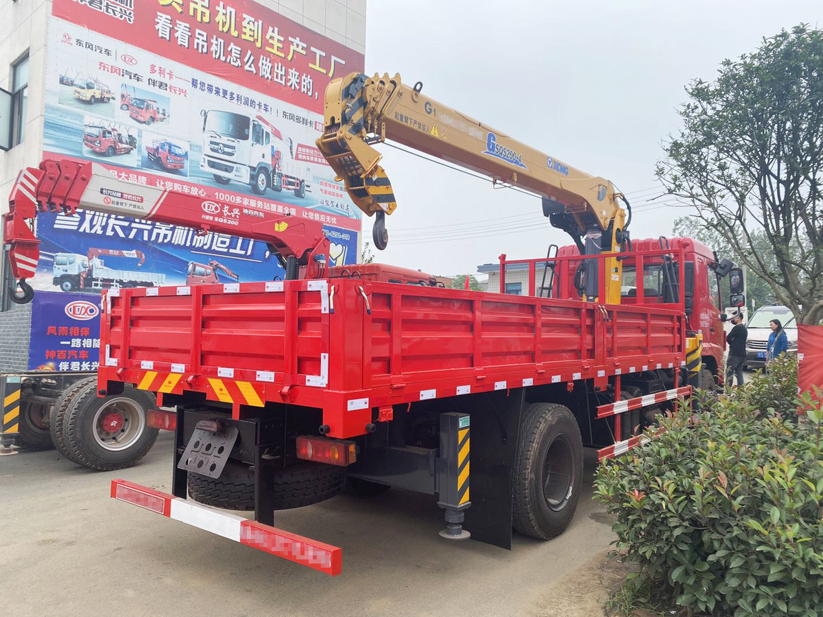 國六東風(fēng)華神F5排半上裝徐工8噸直臂式吊機(jī)隨車吊